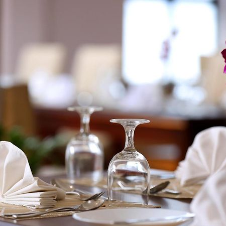 Hotel Flora Charishma Residency Aluva Kochi Zewnętrze zdjęcie