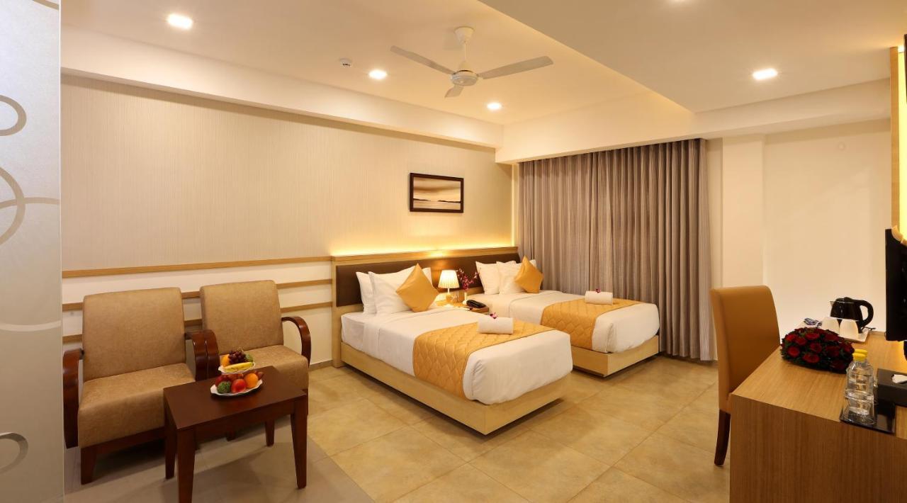 Hotel Flora Charishma Residency Aluva Kochi Zewnętrze zdjęcie