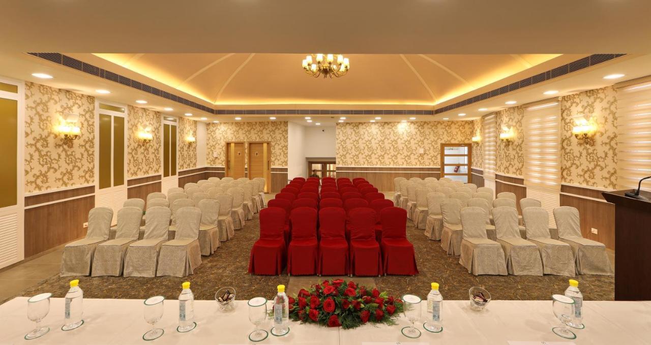 Hotel Flora Charishma Residency Aluva Kochi Zewnętrze zdjęcie