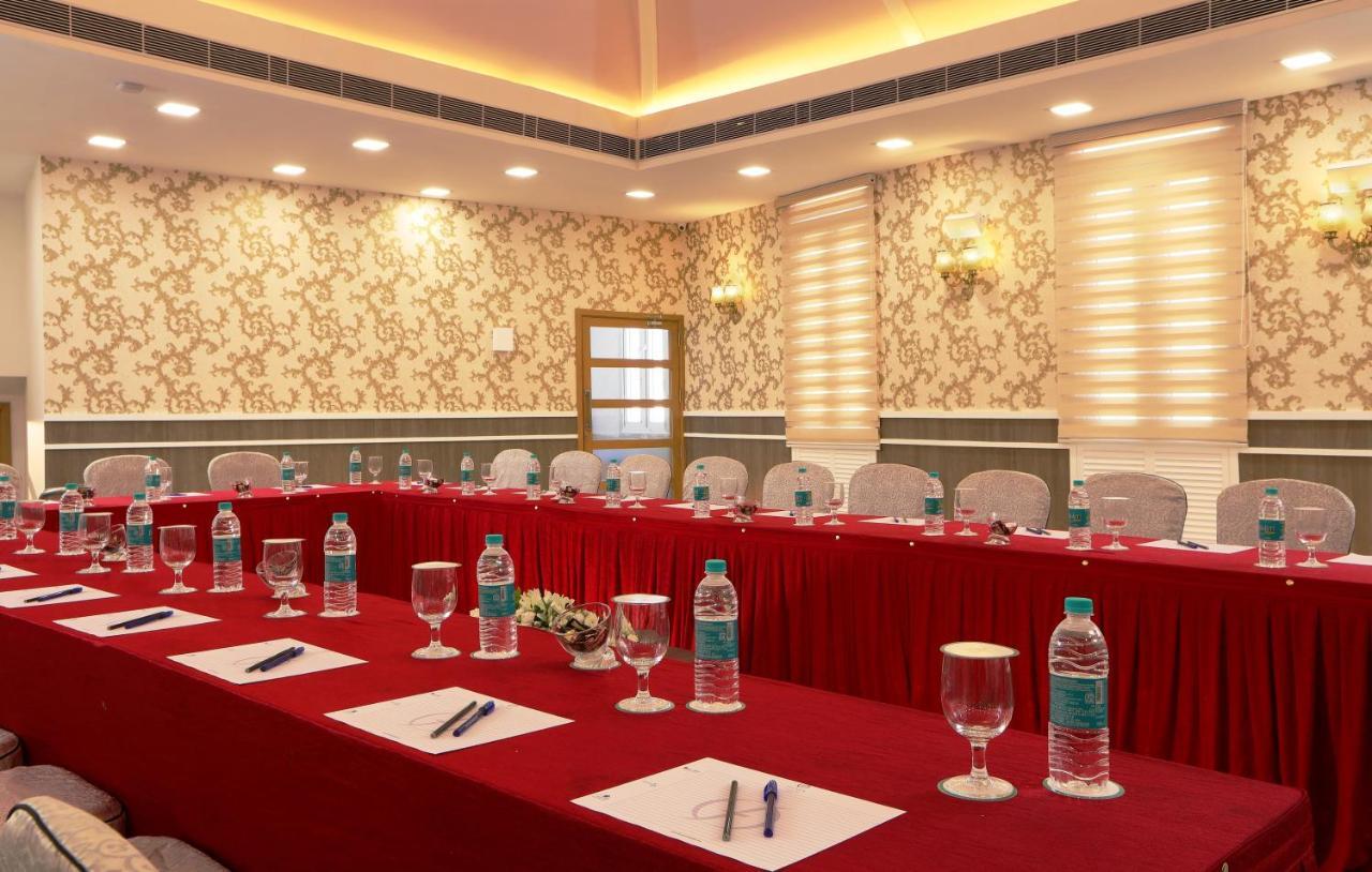 Hotel Flora Charishma Residency Aluva Kochi Zewnętrze zdjęcie