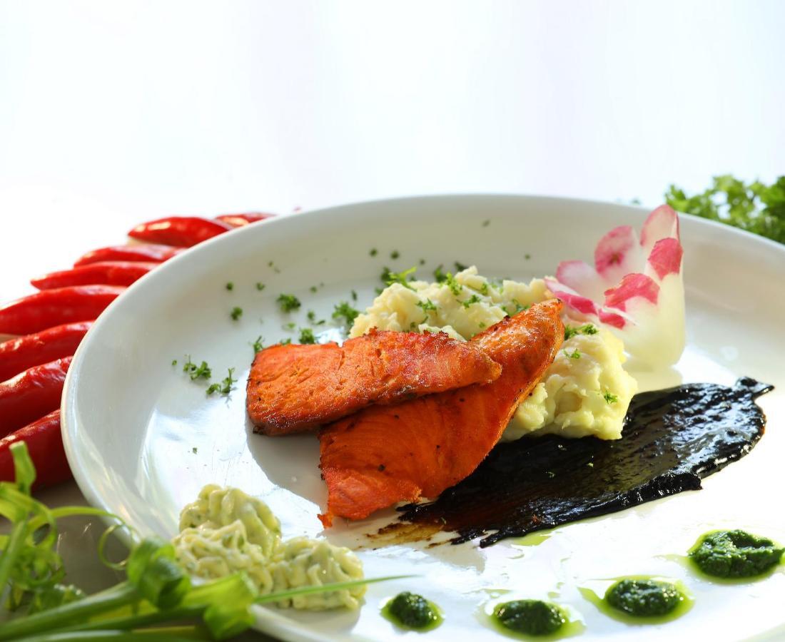 Hotel Flora Charishma Residency Aluva Kochi Zewnętrze zdjęcie